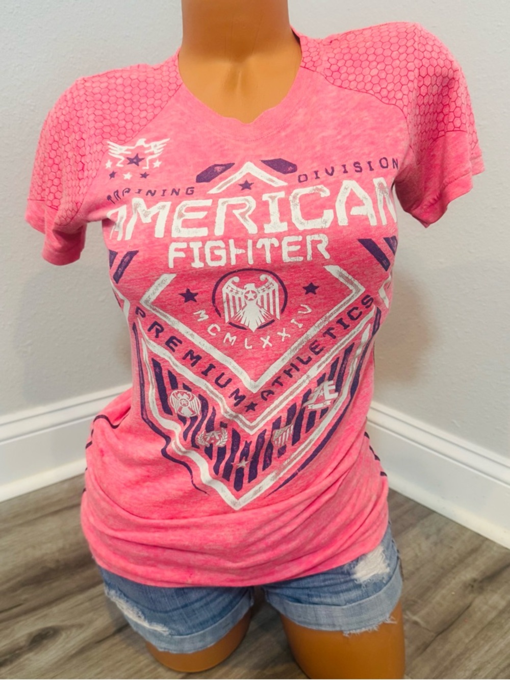 American Fighter Buckle Vintage TShirt Pink Size Medium